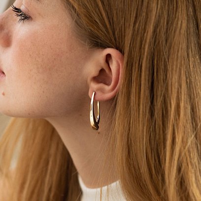 Золотые серьги на английской застежке с08610 №2