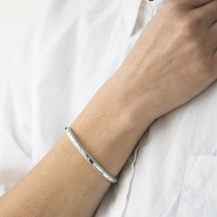 Золотий браслет з фіанітами б03933 від ювелірного магазину Онікс - 2