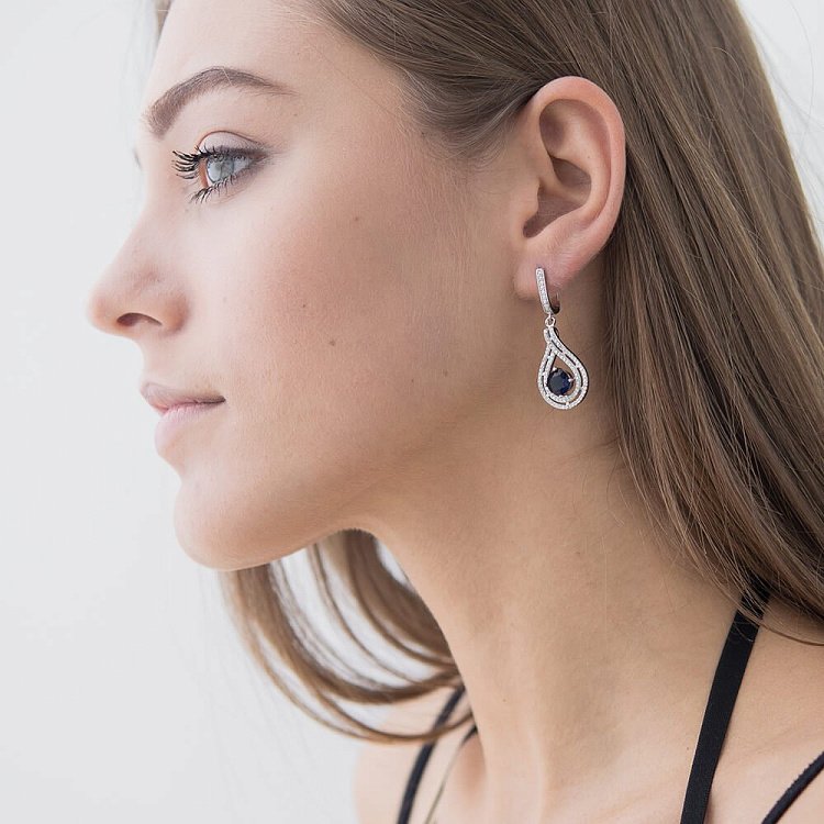 Серьги с синтетической шпинелью синего цвета с018 от ювелирного магазина Оникс - 3