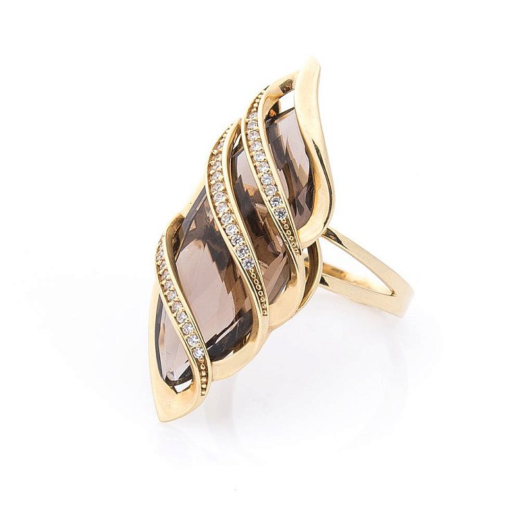 Золотое кольцо (дымчатый кварц, фианиты) к03584 Золотое кольцо (дымчатый кварц, фианиты) к03584 от ювелирного магазина Оникс