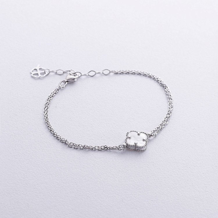 Серебряный браслет "Клевер" с перламутром 141697 от ювелирного магазина Оникс