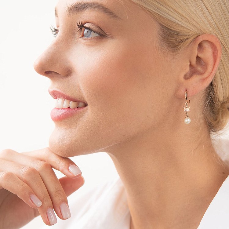 Золоті сережки "Корона" з перлами с06137 від ювелірного магазину Онікс - 1