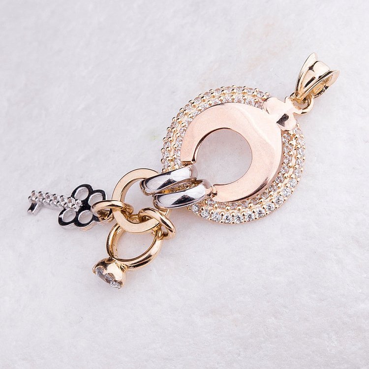 Золота підвіска з заручальною каблучкою і ключиком п02209 від ювелірного магазину Онікс - 3