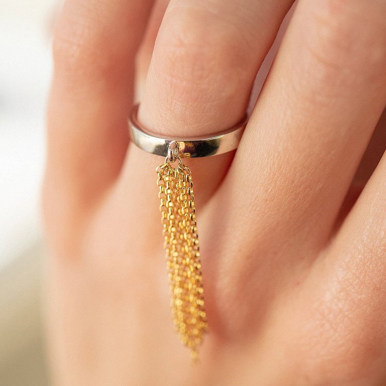 Серебряное кольцо с позолочеными цепочками 112667 от ювелирного магазина Оникс - 1