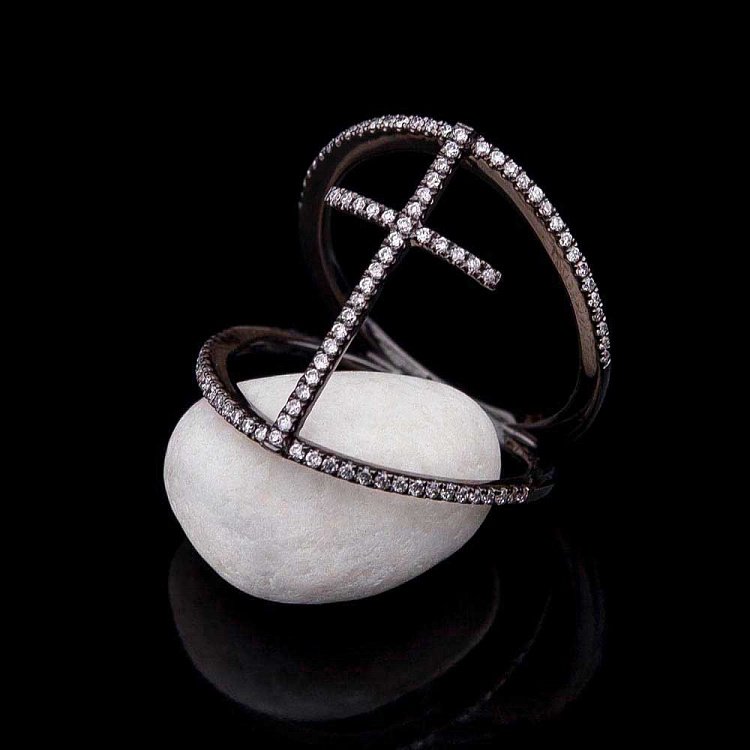 Золота каблучка "Хрестик" з діамантами кб0067ch від ювелірного магазину Онікс - 1