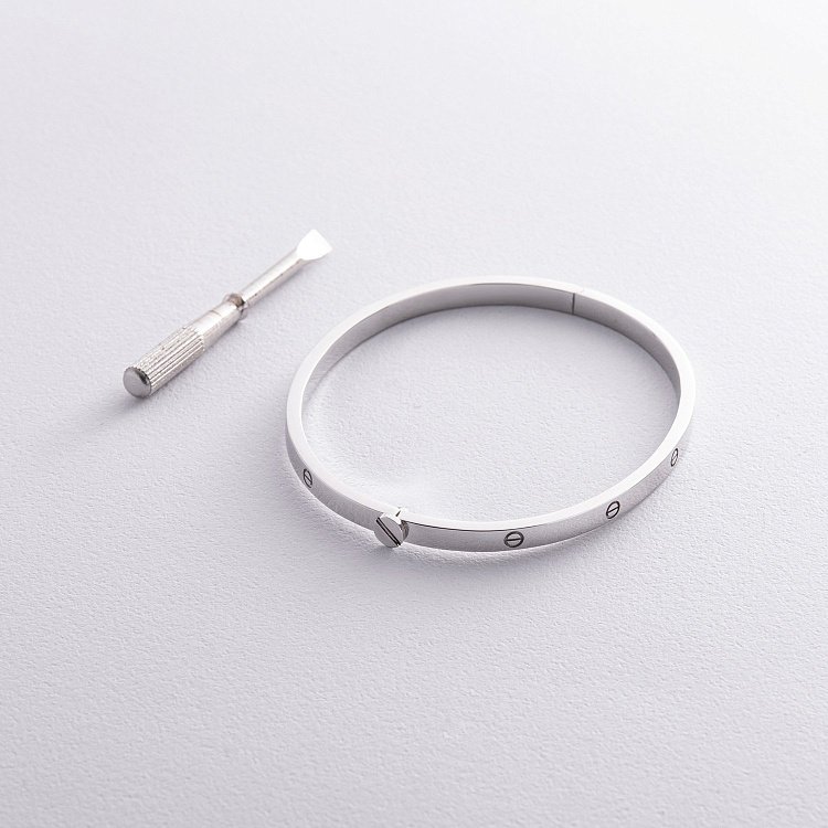 Жорсткий браслет "Love" у білому золоті б05295 від ювелірного магазину Онікс