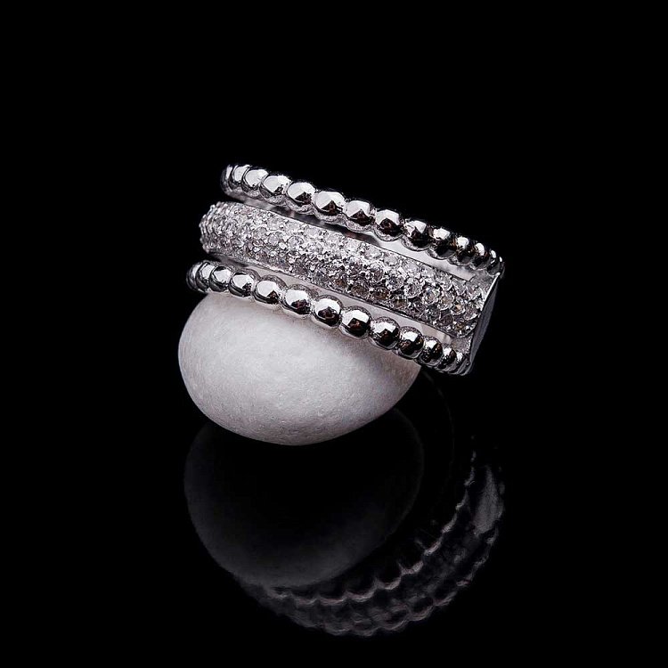 Серебряное кольцо с фианитами 111829 от ювелирного магазина Оникс - 2