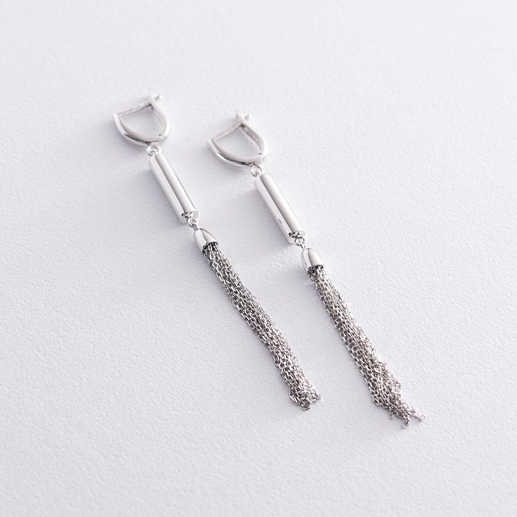 Висячие серьги в белом золоте с06880 Висячие серьги в белом золоте с06880 от ювелирного магазина Оникс