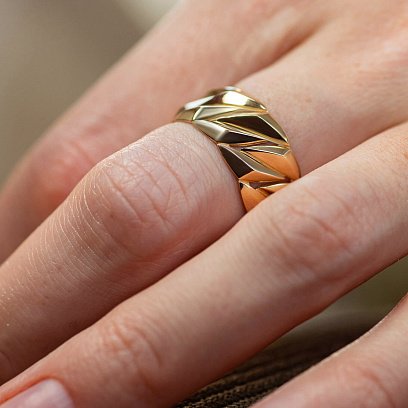 Широкое кольцо "Odette" в желтом золоте к07956 №2