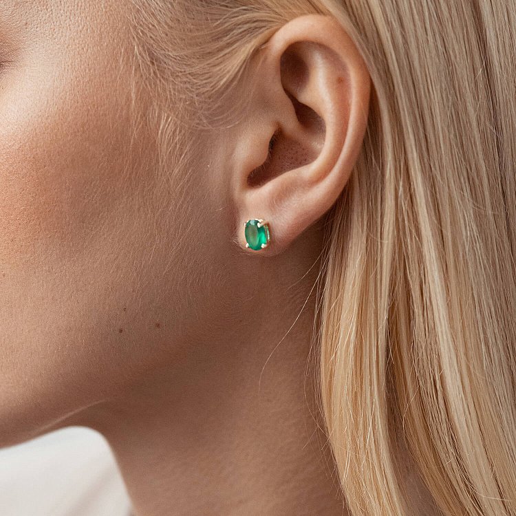 Серебряные серьги-пусеты с зеленым ониксом 6х8 121963 от ювелирного магазина Оникс