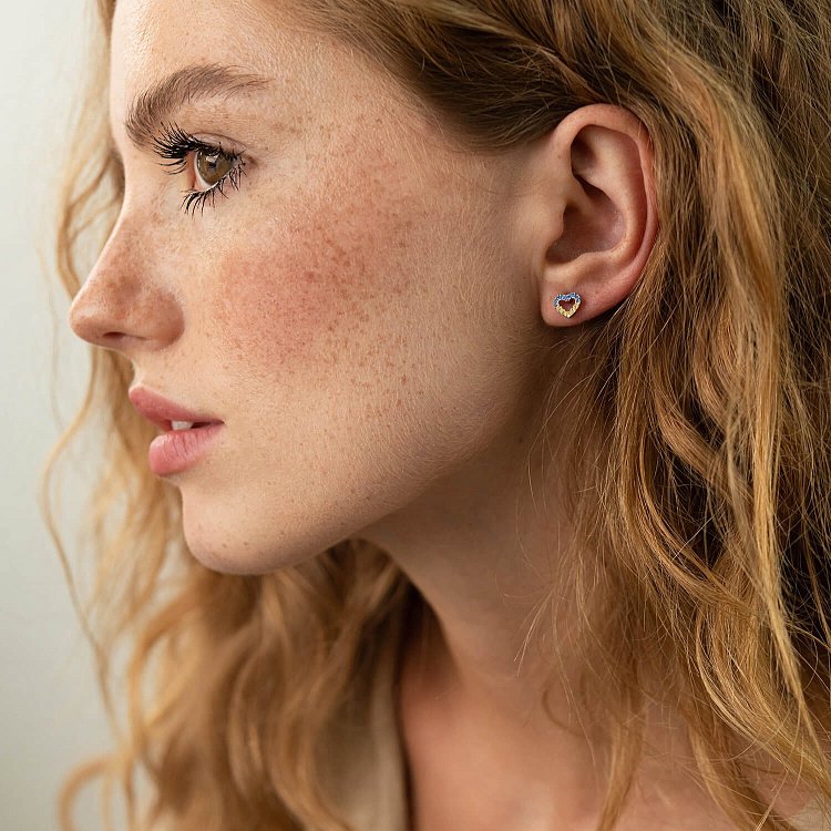 Серебряные серьги - пусеты "Сердечки" (голубые и желтые камни) 602 от ювелирного магазина Оникс - 3