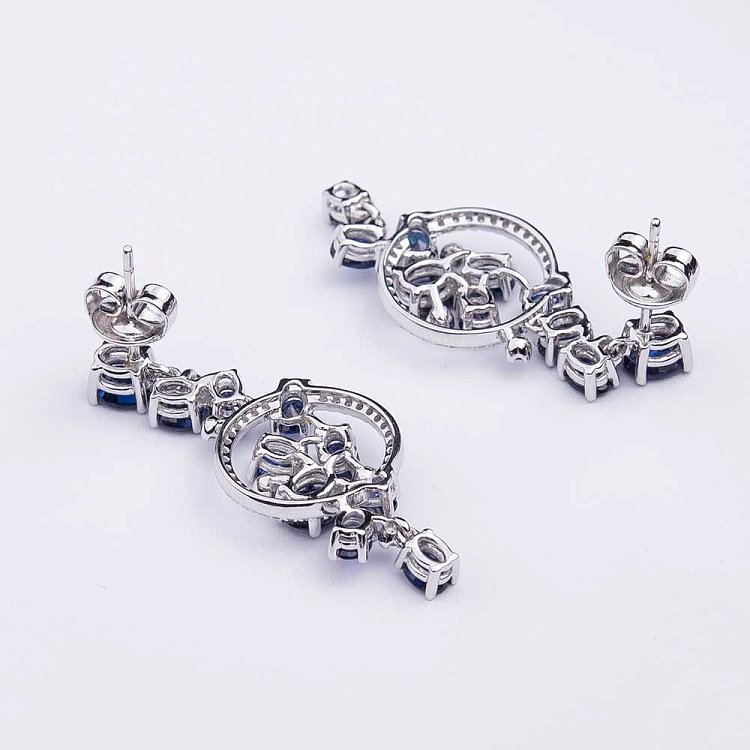 Золотые серьги с сапфирами и бриллиантами с764he от ювелирного магазина Оникс - 1