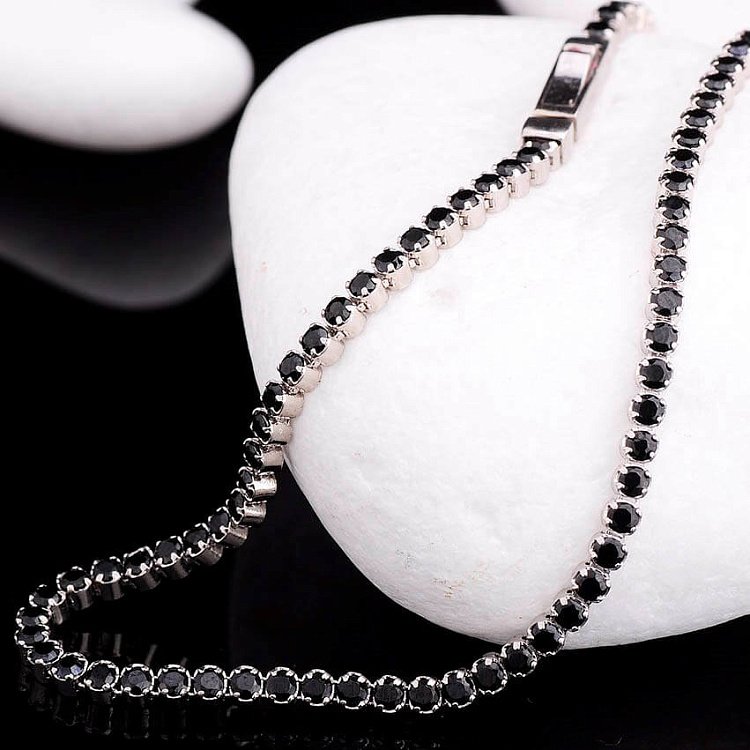 Женский браслет из белого золота с фианитами б01686 от ювелирного магазина Оникс