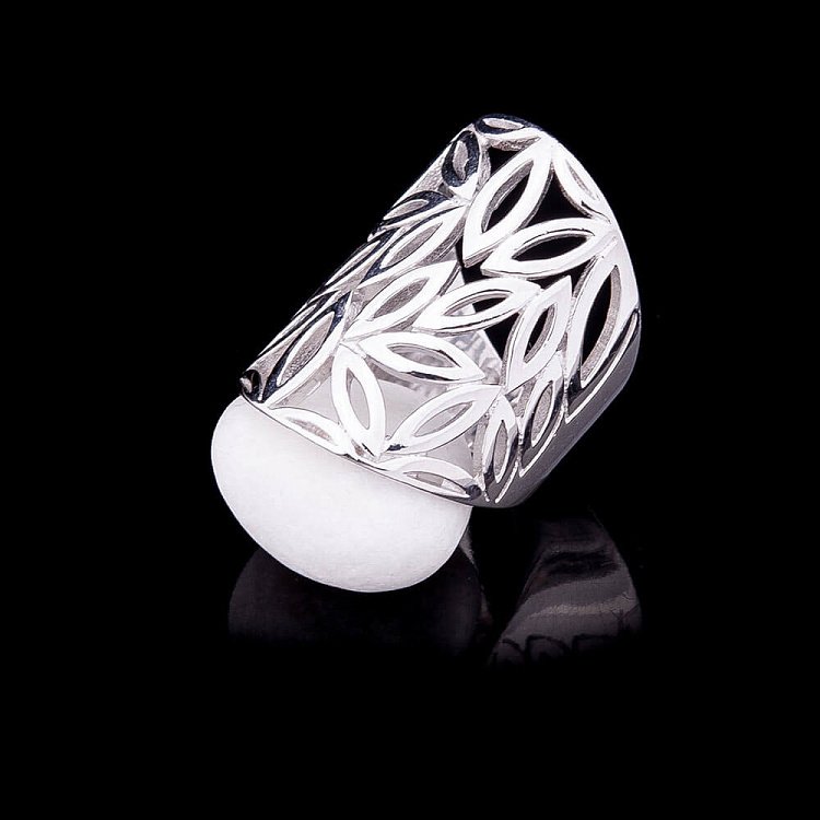 Серебряное кольцо 111740 от ювелирного магазина Оникс - 1