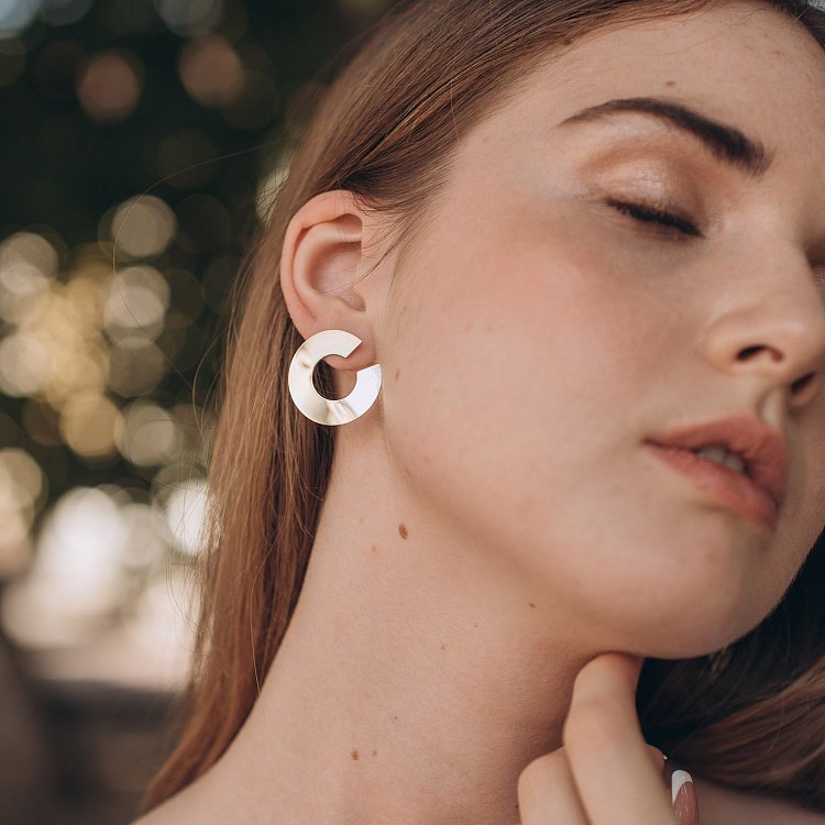 Серебряные серьги-пусеты "Глянец" 122510с от ювелирного магазина Оникс - 6