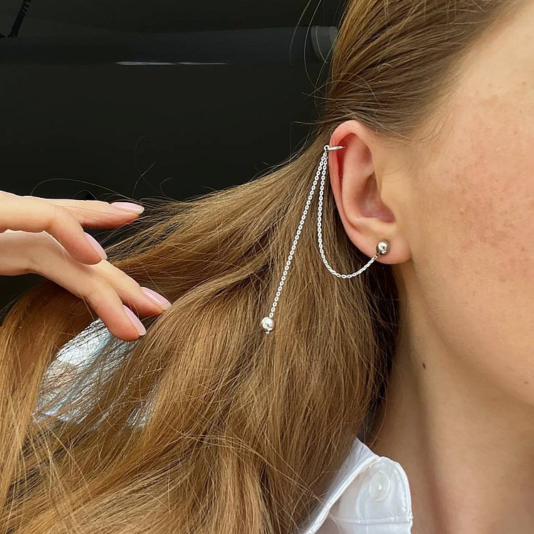 Асимметричные серьги - пусеты "Шарики" в серебре (серьга - каффа) 902-01400 от ювелирного магазина Оникс - 4