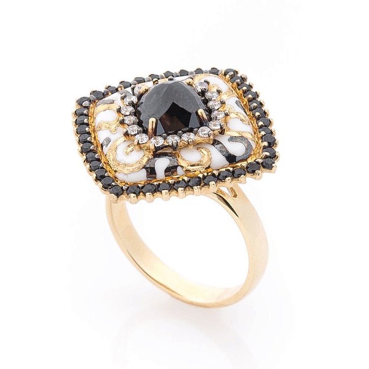 Золотое кольцо с фианитами и эмалью к04002 от ювелирного магазина Оникс