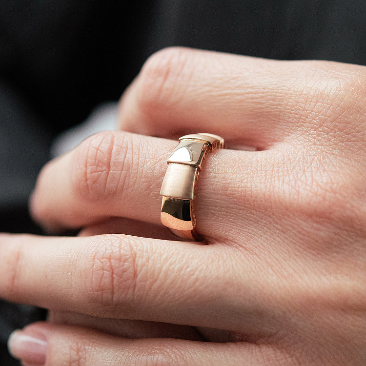 Золота каблучка "Змія" к08394 від ювелірного магазину Онікс - 1