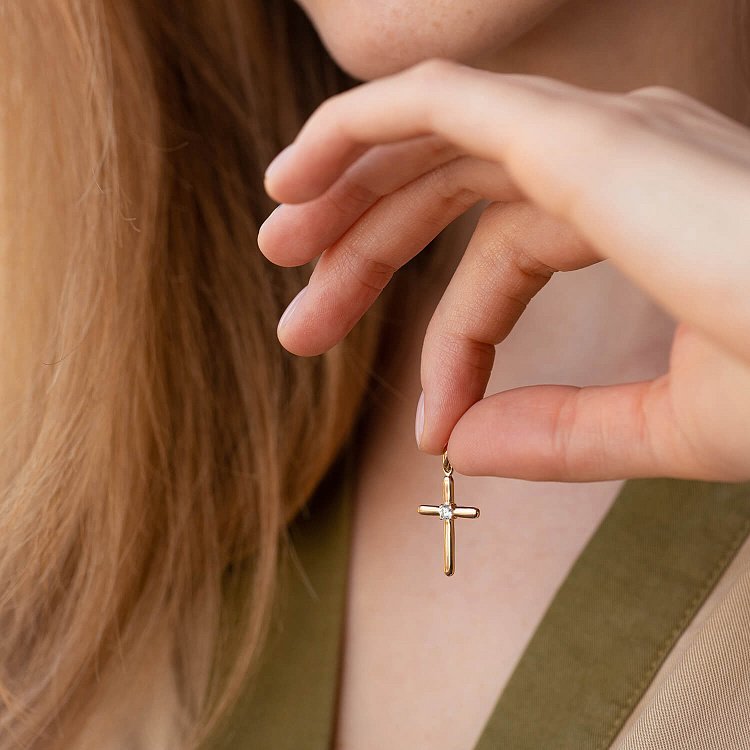 Золотой крестик с фианитом п03455 от ювелирного магазина Оникс - 1