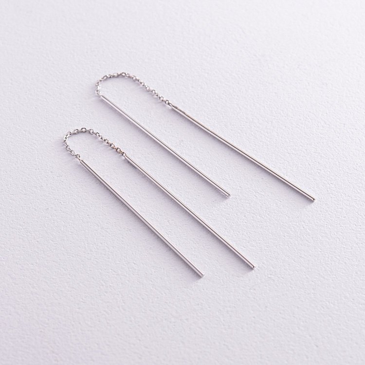 Серьги - протяжки в белом золоте с08016 от ювелирного магазина Оникс