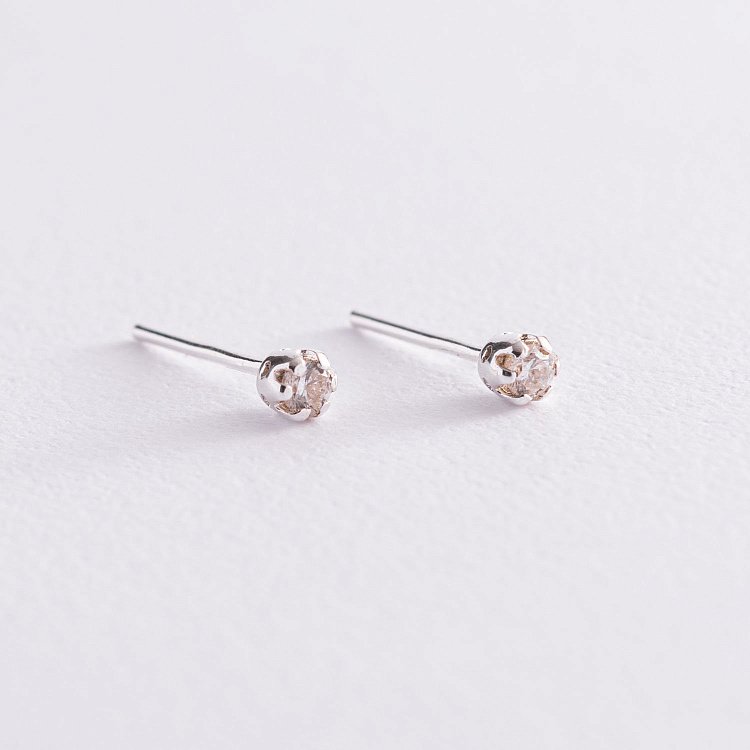 Серебряные серьги - пусеты с фианитами 121894 от ювелирного магазина Оникс