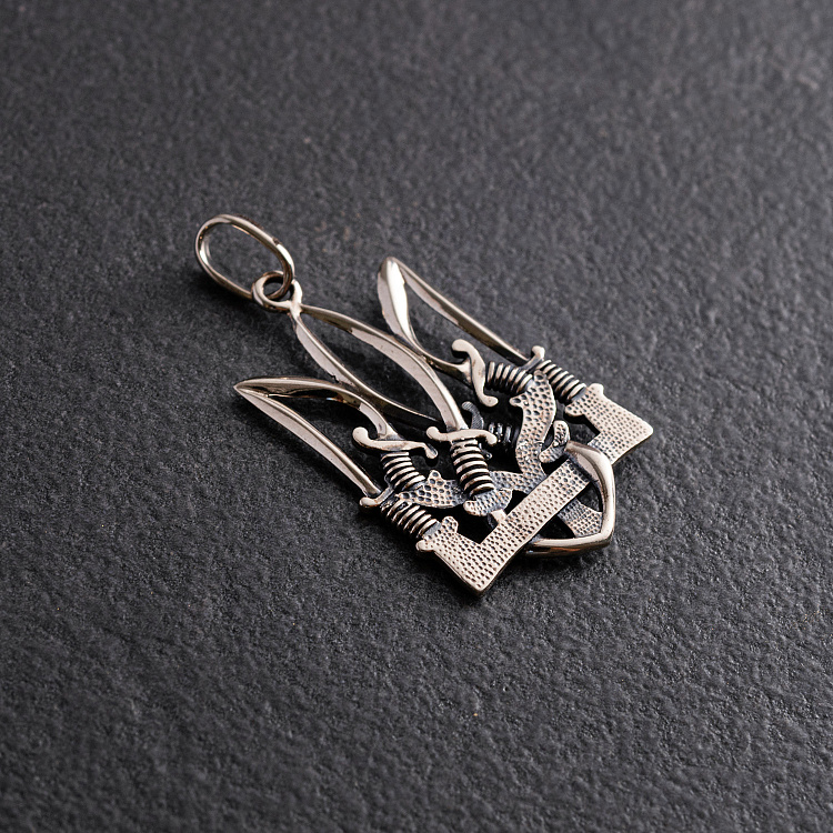 Подвеска "Тризуб с саблями" в белом золоте п04061 от ювелирного магазина Оникс - 1