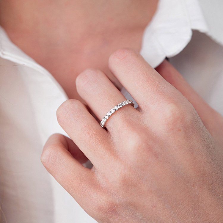 Кольцо в платине с бриллиантами кб264nl от ювелирного магазина Оникс - 1