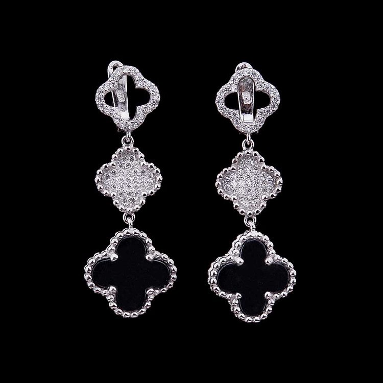 Серебряные серьги "Клевер" с ониксом и фианитами 121733 от ювелирного магазина Оникс - 2