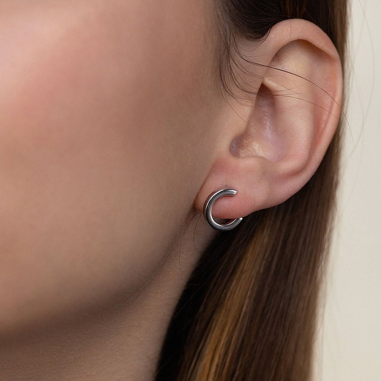 Серьги - пусеты "Мэрилин" в белом золоте с08177 от ювелирного магазина Оникс - 1