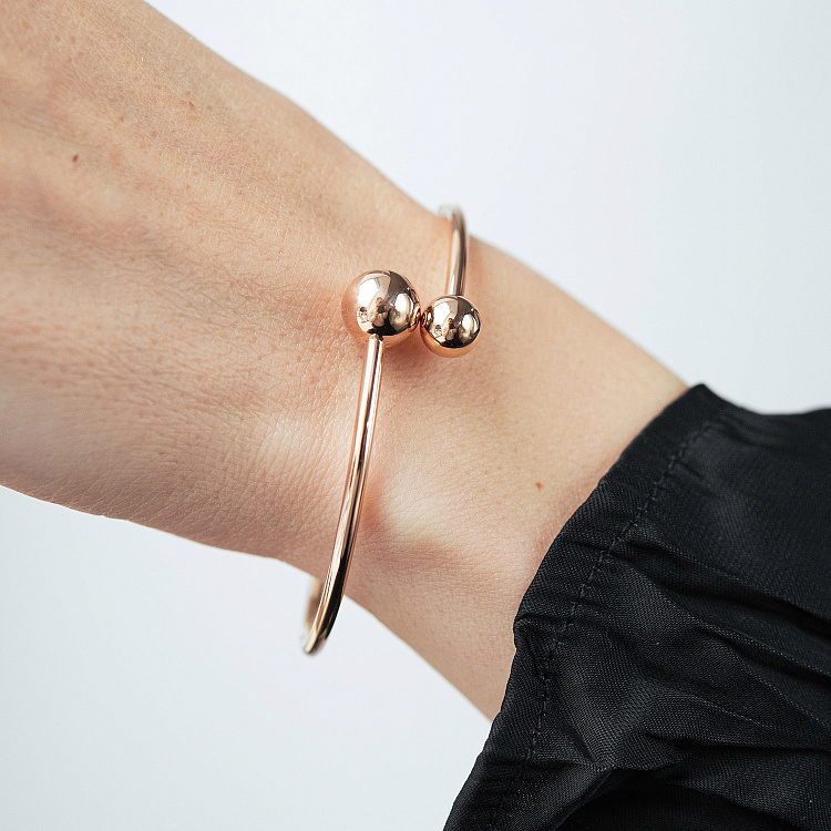 Жесткий браслет "Шарики" в красном золоте б05535 от ювелирного магазина Оникс - 5