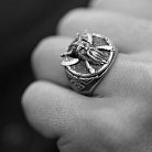 Серебряное кольцо "Викинг с топорами" 423 от ювелирного магазина Оникс
