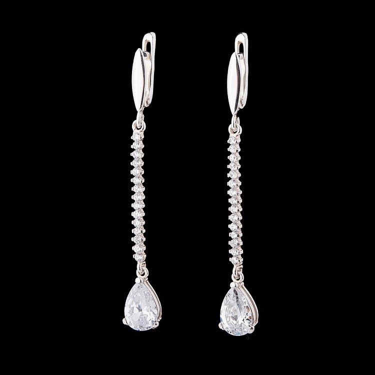 Срібні сережки (фіаніти) 121040 від ювелірного магазину Онікс