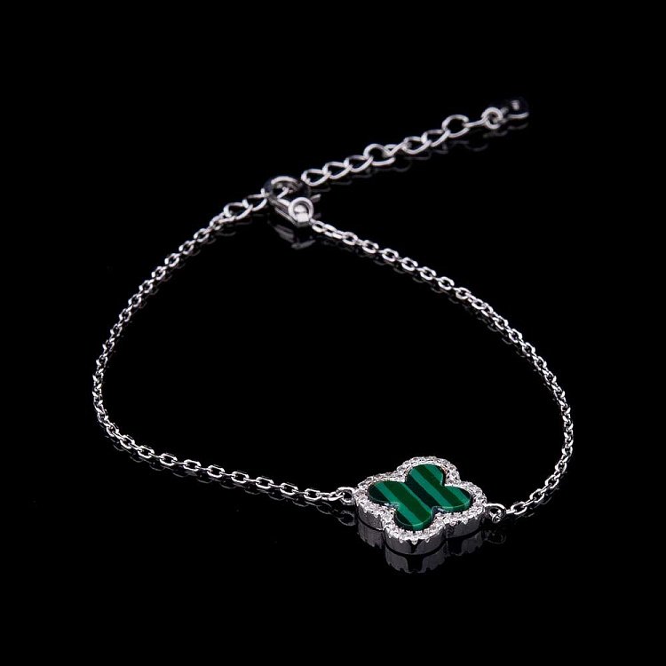 Срібний браслет "Конюшина" з ім. малахіту і фіанітами 14880 від ювелірного магазину Онікс - 1