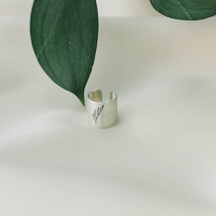 Серебряная серьга-каффа "Веточка" (матовая) 122703vet от ювелирного магазина Оникс - 2