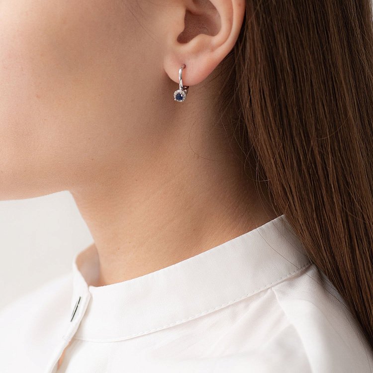 Золотые серьги с сапфирами и бриллиантами LDE0538-p от ювелирного магазина Оникс - 1