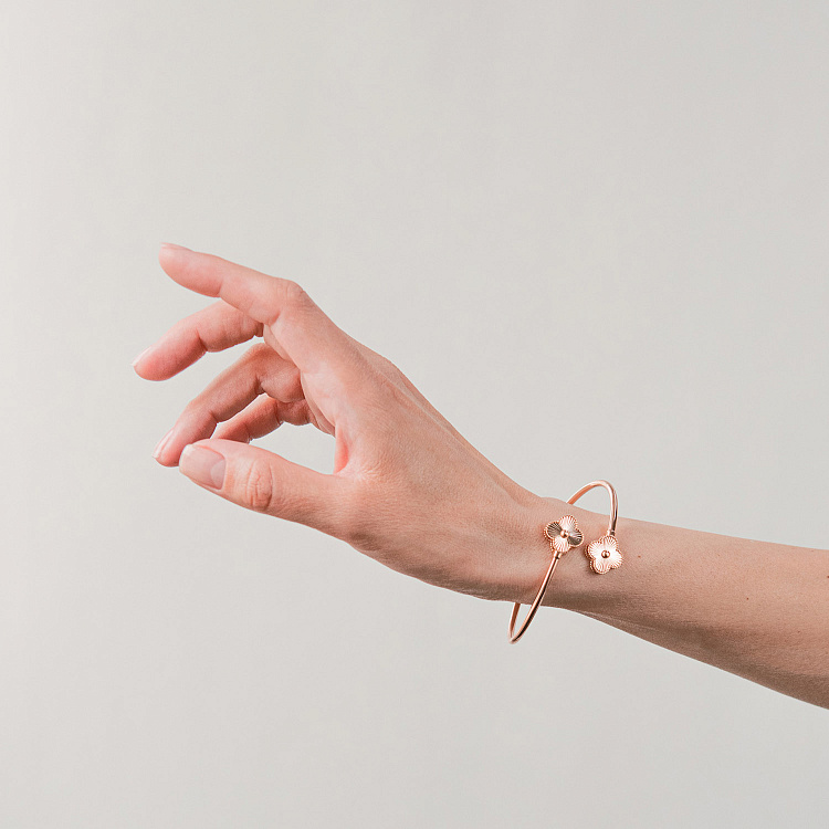 Жорсткий браслет "Конюшина" в червоному золоті б05667 від ювелірного магазину Онікс - 2