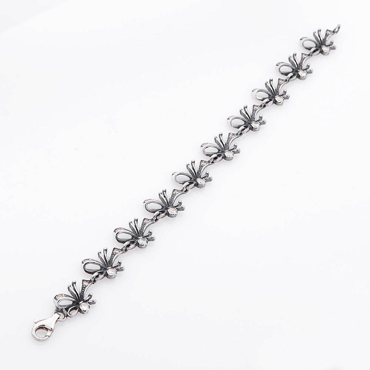 Серебряный браслет с фианитами 14386 Серебряный браслет с фианитами 14386 от ювелирного магазина Оникс