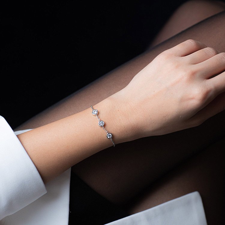 Срібний браслет з фіанітами 141525 від ювелірного магазину Онікс - 1