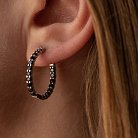 Серебряные серьги - кольца с черными фианитами OR126110 от ювелирного магазина Оникс - 1
