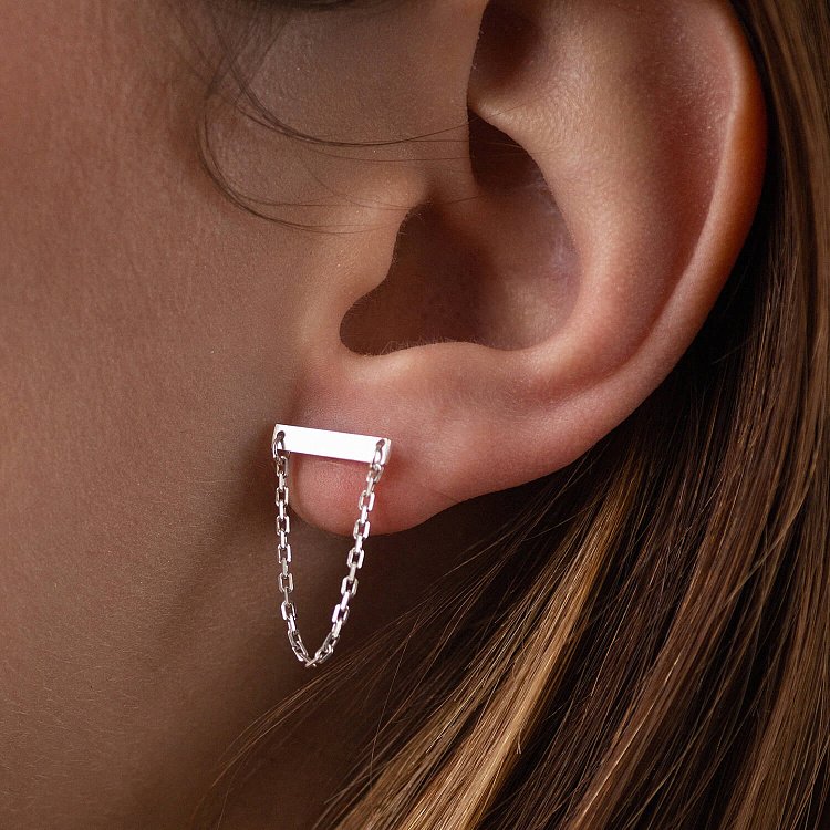 Срібні сережки - пусети з ланцюжками 122575 від ювелірного магазину Онікс - 3