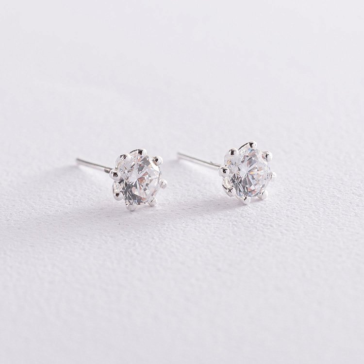 Серебряные серьги-пусеты с фианитами 12618 от ювелирного магазина Оникс