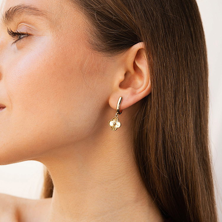 Сережки "Конюшина" в жовтому золоті с09474 від ювелірного магазину Онікс - 1