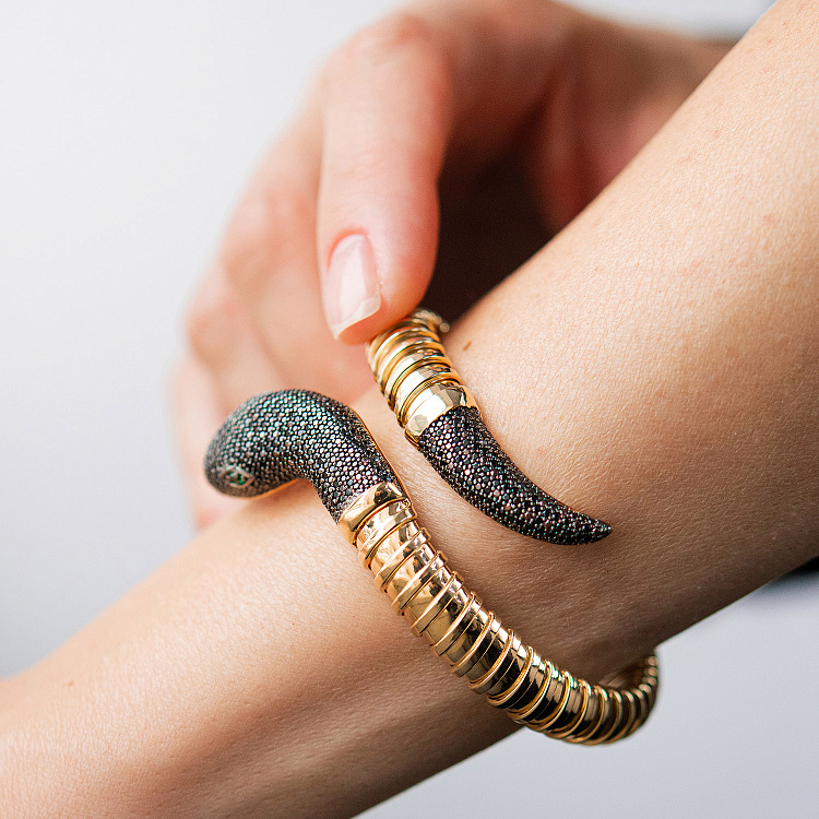 Жорсткий браслет "Змія" у жовтому золоті (фіаніти) б05722 від ювелірного магазину Онікс - 3