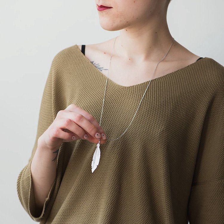 Серебряное колье "Перо" 18569 от ювелирного магазина Оникс - 4