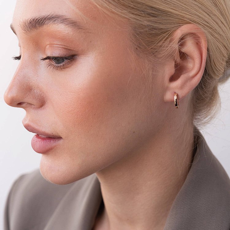 Золоті сережки - кільця з фіанітами с07800 від ювелірного магазину Онікс - 1