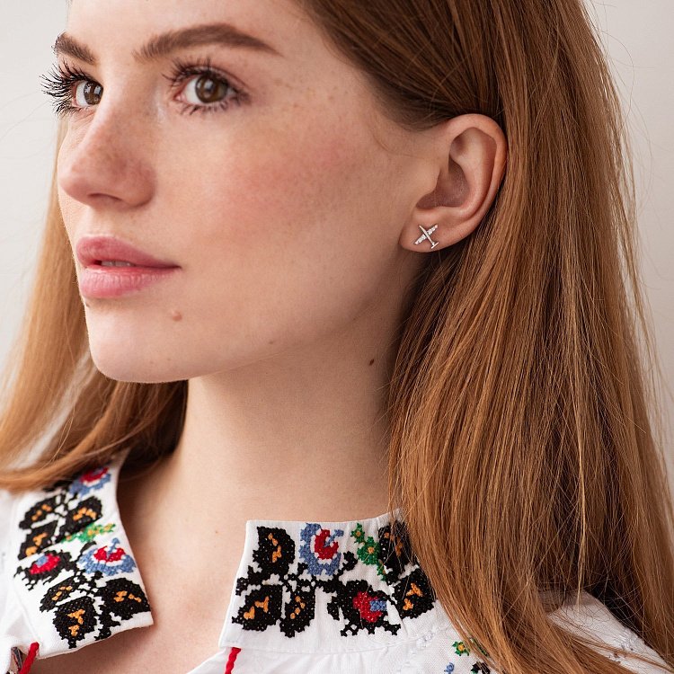 Серебряные серьги - пусеты "Самолетики" 40014 от ювелирного магазина Оникс - 2