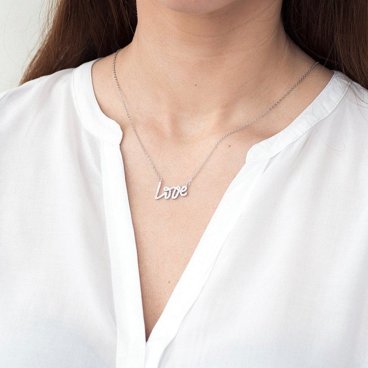 Серебряное колье "Love" с фианитами 18178 от ювелирного магазина Оникс