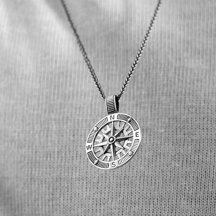 Серебряный кулон "Роза ветров" 7330 от ювелирного магазина Оникс - 7