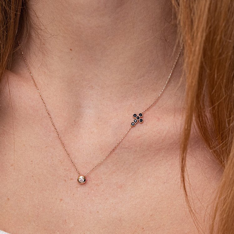 Золотое колье с крестиком (фианиты) кол02109 от ювелирного магазина Оникс - 2