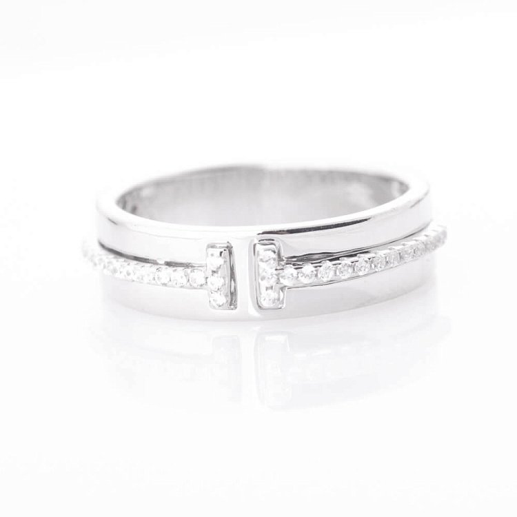 Серебрянное кольцо с фианитами 111992 от ювелирного магазина Оникс - 1